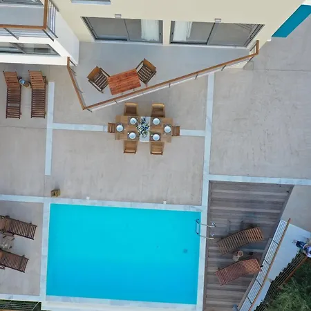 Capro - Milos Bay Villas *