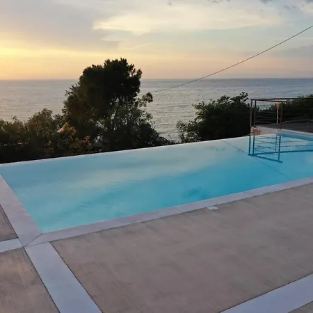 Capro - Milos Bay Villas 빌라 *