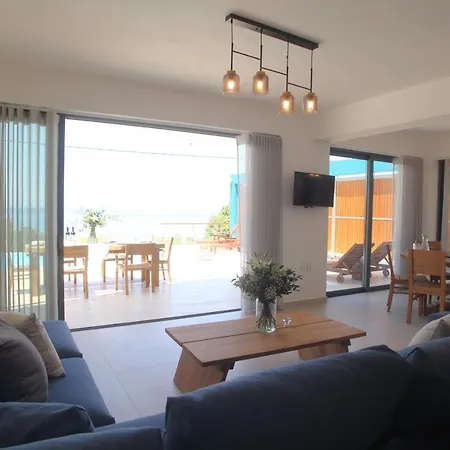 Villa Capro - Milos Bay Villas