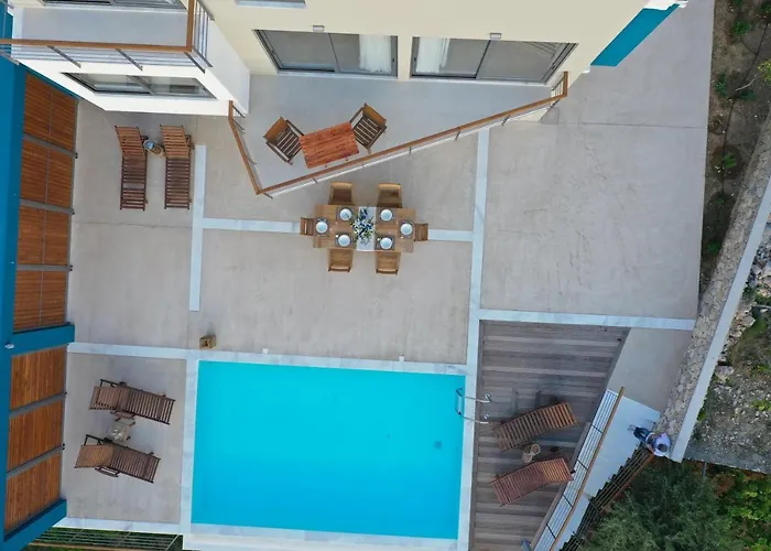 Capro - Milos Bay Villas *