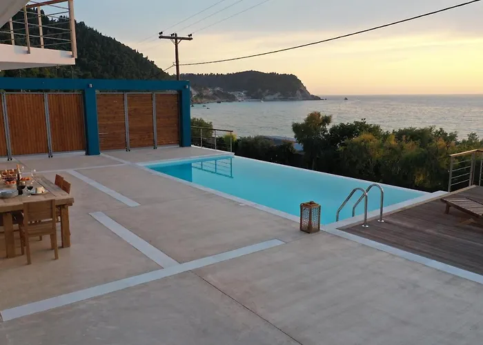 Capro - Milos Bay Villas *
